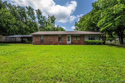 807 E Tahlequah Ave, Sulphur, OK, 73086-3060 | Card Image