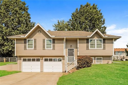 810 Rowell St, Excelsior Springs, MO, 64024-1357 | Card Image