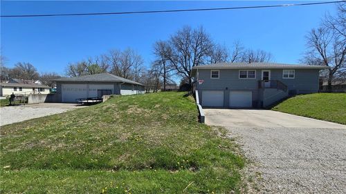 612 N Cedar St, Cameron, MO, 64429-1641 | Card Image