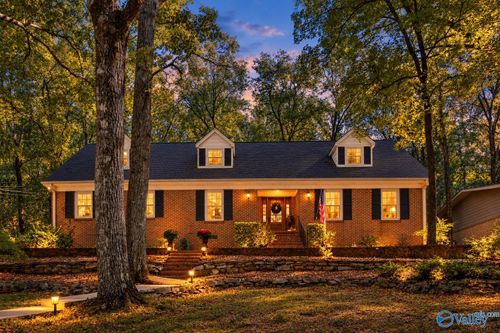 4023 Piedmont Dr Se, Huntsville, AL, 35802-1048 | Card Image
