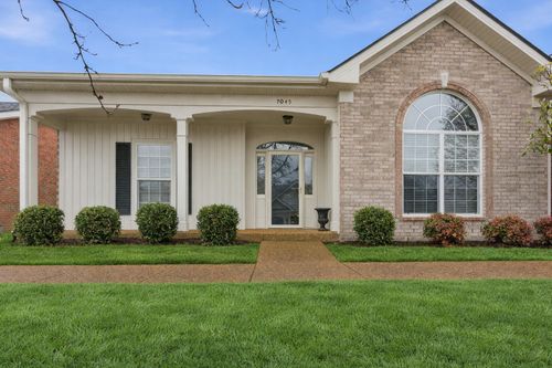 7045 Sunrise Cir, Franklin, TN, 37067-8300 | Card Image