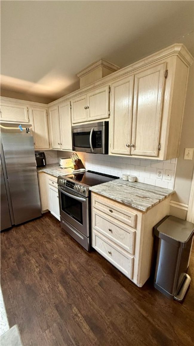 244 Stuttgart Cir, House other with 3 bedrooms, 2 bathrooms and null parking in College Station TX | Image 6