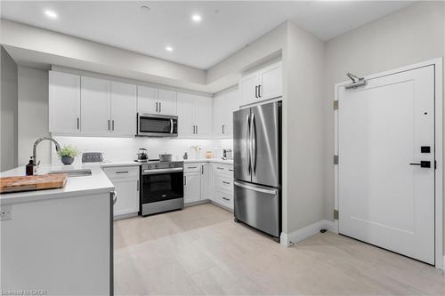 211-1882 Gordon St, Guelph, ON, N1L0P6 | Card Image