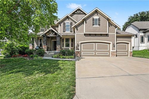 9641 Inspiration St, Lenexa, KS, 66227-7300 | Card Image