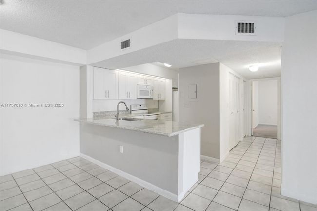 APT-107 - 8680 Sw 212 Th St, Condo with 2 bedrooms, 2 bathrooms and null parking in Cutler Bay FL | Image 4
