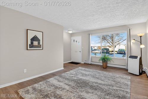 apt-54-5959 Alan Dr, Brighton, MI, 48116-8353 | Card Image