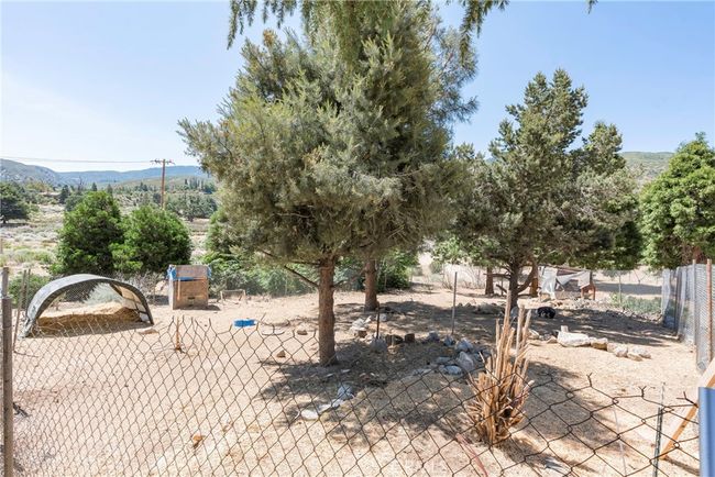 26865 Elizabeth Lake Rd, House other with 2 bedrooms, 2 bathrooms and 2 parking in Lake Hughes CA | Image 48