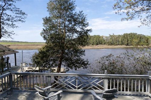 140 Holly Hill Ln, Suffolk, VA, 23434-7137 | Card Image