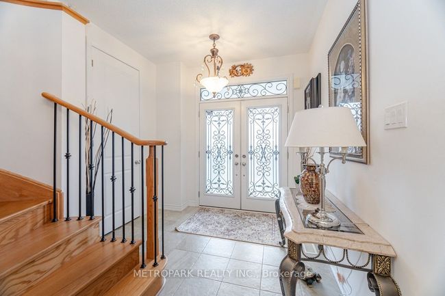 56 Manor Forest Rd, House other with 4 bedrooms, 4 bathrooms and 4 parking in Mount Albert ON | Image 6