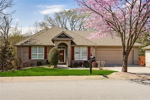 15 Glenbrook Ln, Bella Vista, AR, 72715-3067 | Card Image