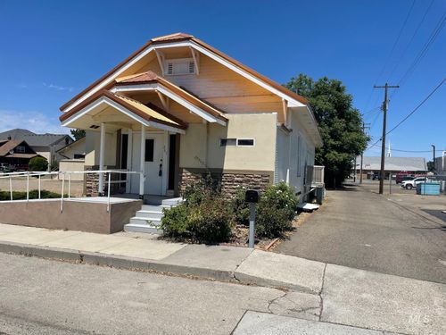 261 Sw 3rd Ave, Ontario, OR, 97914-2725 | Card Image