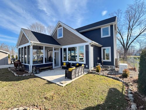 201 Wildwood Beach Rd, Quincy, MI, 49082-9593 | Card Image