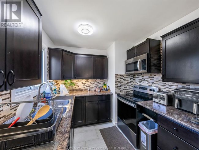 10670 Lambeth Rd, House other with 3 bedrooms, 2 bathrooms and null parking in Windsor ON | Image 24