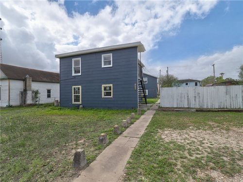 307 W Lee Ave, Kingsville, TX, 78363-4421 | Card Image