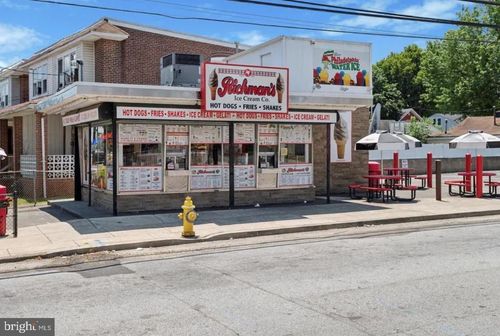 1594 Market St, LINWOOD, PA, 19061-4243 | Card Image