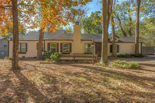 3004 E 49th St, Tulsa, OK, 74105-6302 | Card Image