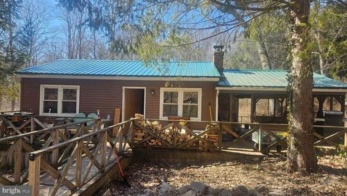 150 Poplar Ln, CRYSTAL SPRING, PA, 15536-7013 | Card Image