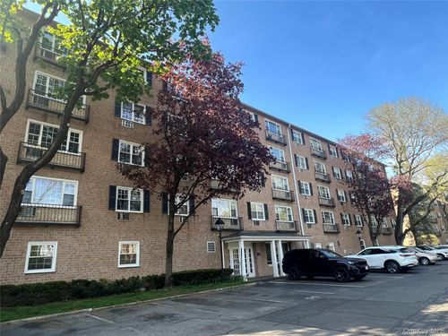 2 Consulate Dr, Eastchester, NY, 10707-2433 | Card Image
