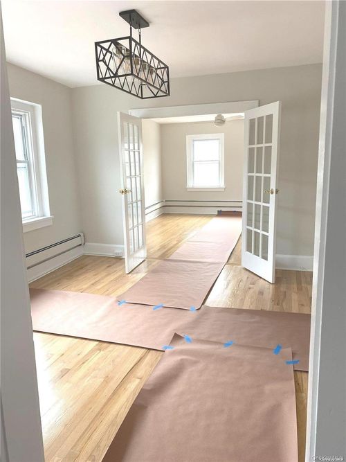 1 E Carver St, Huntington, NY, 11743-3409 | Card Image