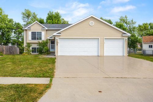 1860 Huntington Ln, West Fargo, ND, 58078-4300 | Card Image