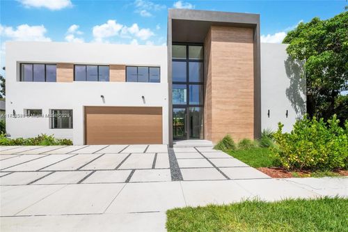 8000 Sw 62nd Ct, South Miami, FL, 33143-8002 | Card Image