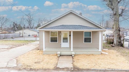 807 Maple Ct, Hopkinsville, KY, 42240-4356 | Card Image