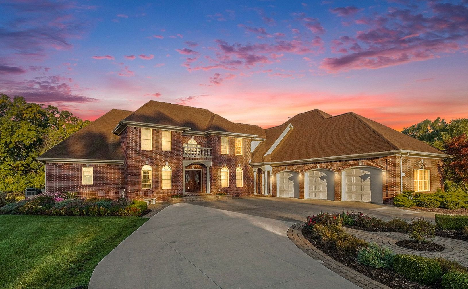 Warwick Groves Ct, Grand Blanc, MI 48439