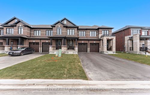 15 Keenan St, Lindsay, ON, K9V6C2 | Card Image