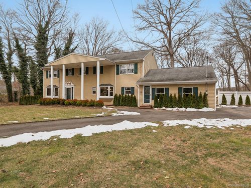 5 Linda Ct, Oyster Bay, NY, 11771-4514 | Card Image