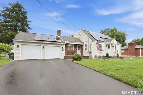 142 Nicholson St, Newington, CT, 06111-4354 | Card Image