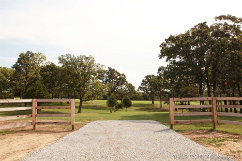 1409 E 53rd St, Tulsa, OK, 74105-5701 | Card Image