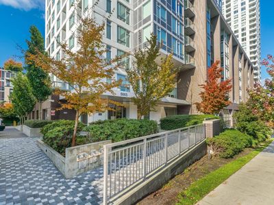 2607 - 5665 Boundary Rd, Condo with 2 bedrooms, 2 bathrooms and 1 parking in Vancouver BC | Image 2