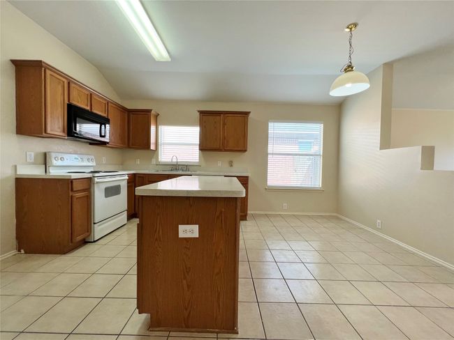 8512 Cactus Patch Way, House other with 3 bedrooms, 2 bathrooms and null parking in Fort Worth TX | Image 6