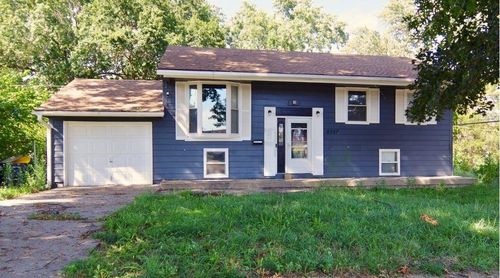 8302 E 93rd Ter, Kansas City, MO, 64138-4619 | Card Image