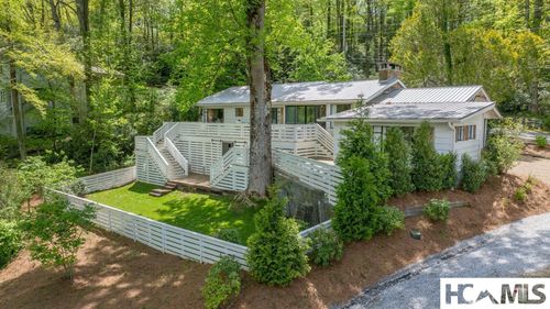 146 Satulah Rd, Highlands, NC, 28741-8452 | Card Image