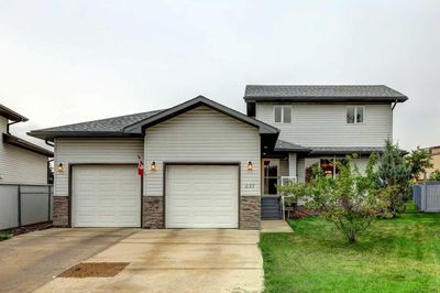 221 13 St Nw, House detached with 5 bedrooms, 3 bathrooms and 4 parking in Drumheller AB | Image 1