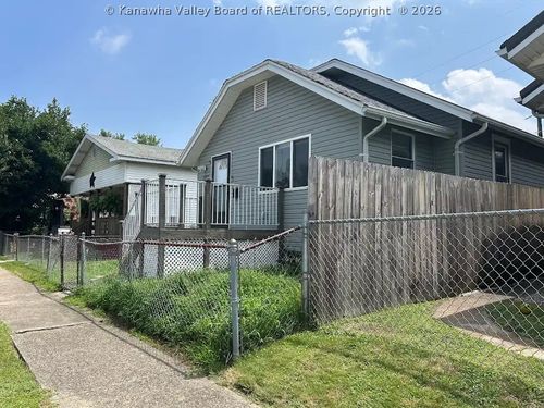 122 10th Ave, South Charleston, WV, 25303-1127 | Card Image