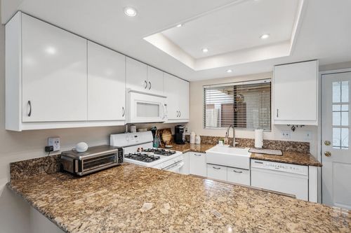 34324 Laura Way, Rancho Mirage, CA, 92270-1830 | Card Image