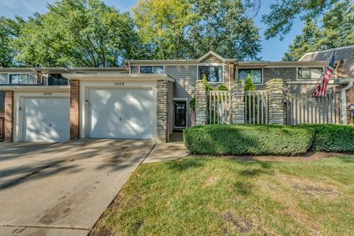 1428 N Bridgeport Dr, Mount Prospect, IL, 60056-1002 | Card Image