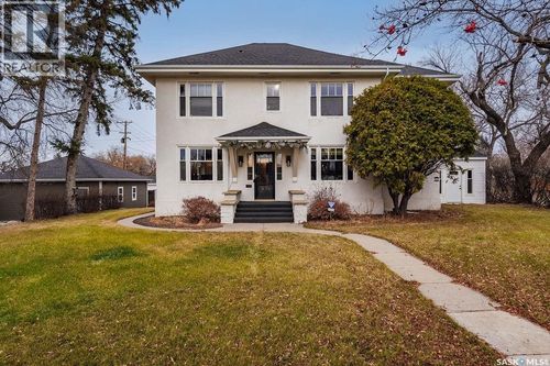 902 32nd St W, Saskatoon, SK, S7L0T7 | Card Image