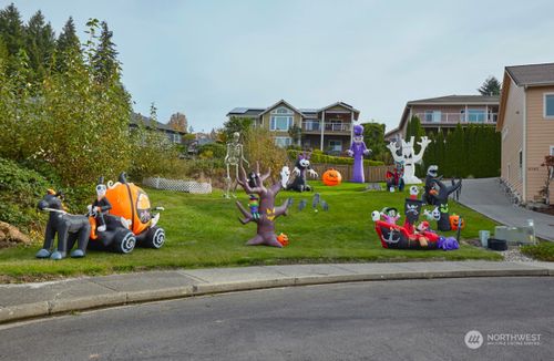 6061 Osprey Cir, Bremerton, WA, 98312-8807 | Card Image