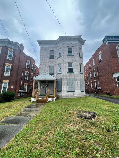 113 Shultas Pl, Hartford, CT, 06114-1345 | Card Image