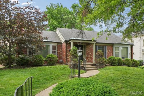 214 Topton Way, Clayton, MO, 63105-3638 | Card Image