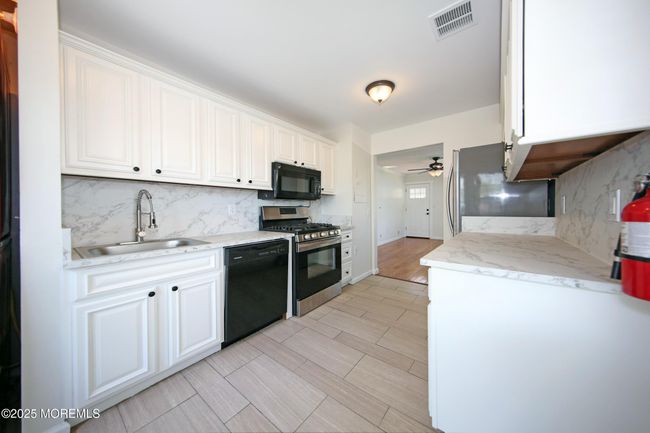 325 W Prospect Ave, House other with 2 bedrooms, 1 bathrooms and null parking in Keyport NJ | Image 16