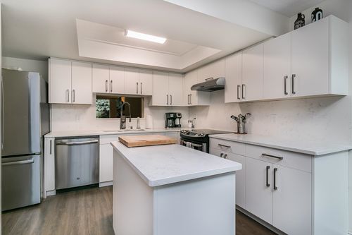 8204 Forest Grove Dr, Burnaby, BC, V5A4G9 | Card Image