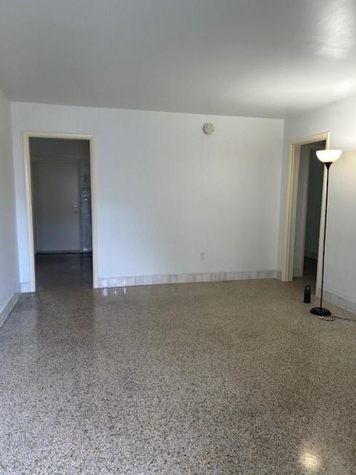 1-301 Lauderdale Trl, Fort Lauderdale, FL, 33312-2512 | Card Image