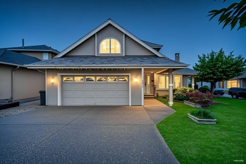 1830 Walnut Cres, Coquitlam, BC, V3J7T5 | Card Image
