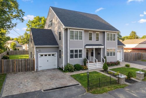 27-27 Pine St, Dedham, MA, 02026-4002 | Card Image