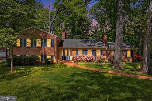 2400 Beekay Ct, VIENNA, VA, 22181-3001 | Card Image