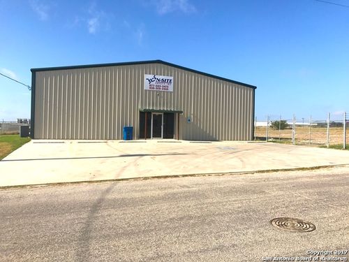 115 Wyoming Blvd, Pleasanton, TX, 78064-4472 | Card Image